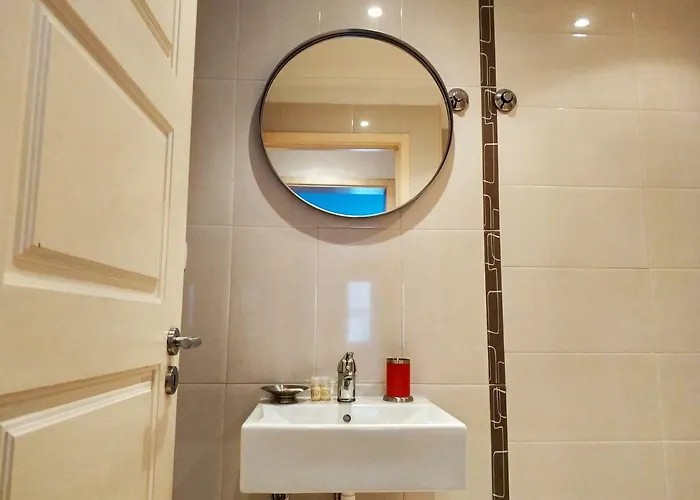 Be 1 Of Us Bairro Alto Santa Catarina Lisboa