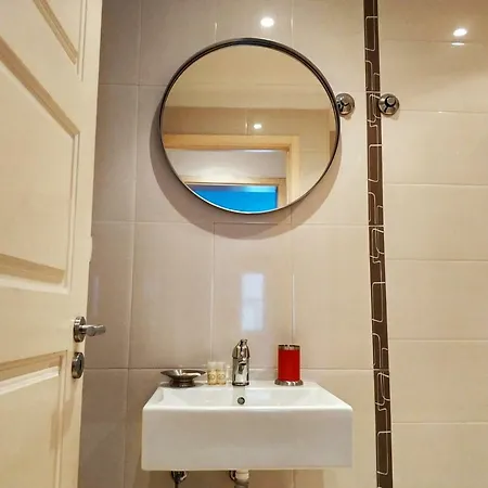 Be 1 Of Us Bairro Alto Santa Catarina Lisboa